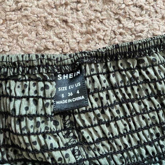 Green Dalmatian Print Shorts - Picture 8 of 10